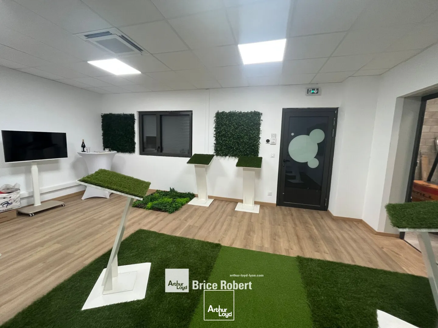 Locaux d'activité & Entrepôts - Location - SAINTE CONSORCE - 69280 - 150-150 - 7896004