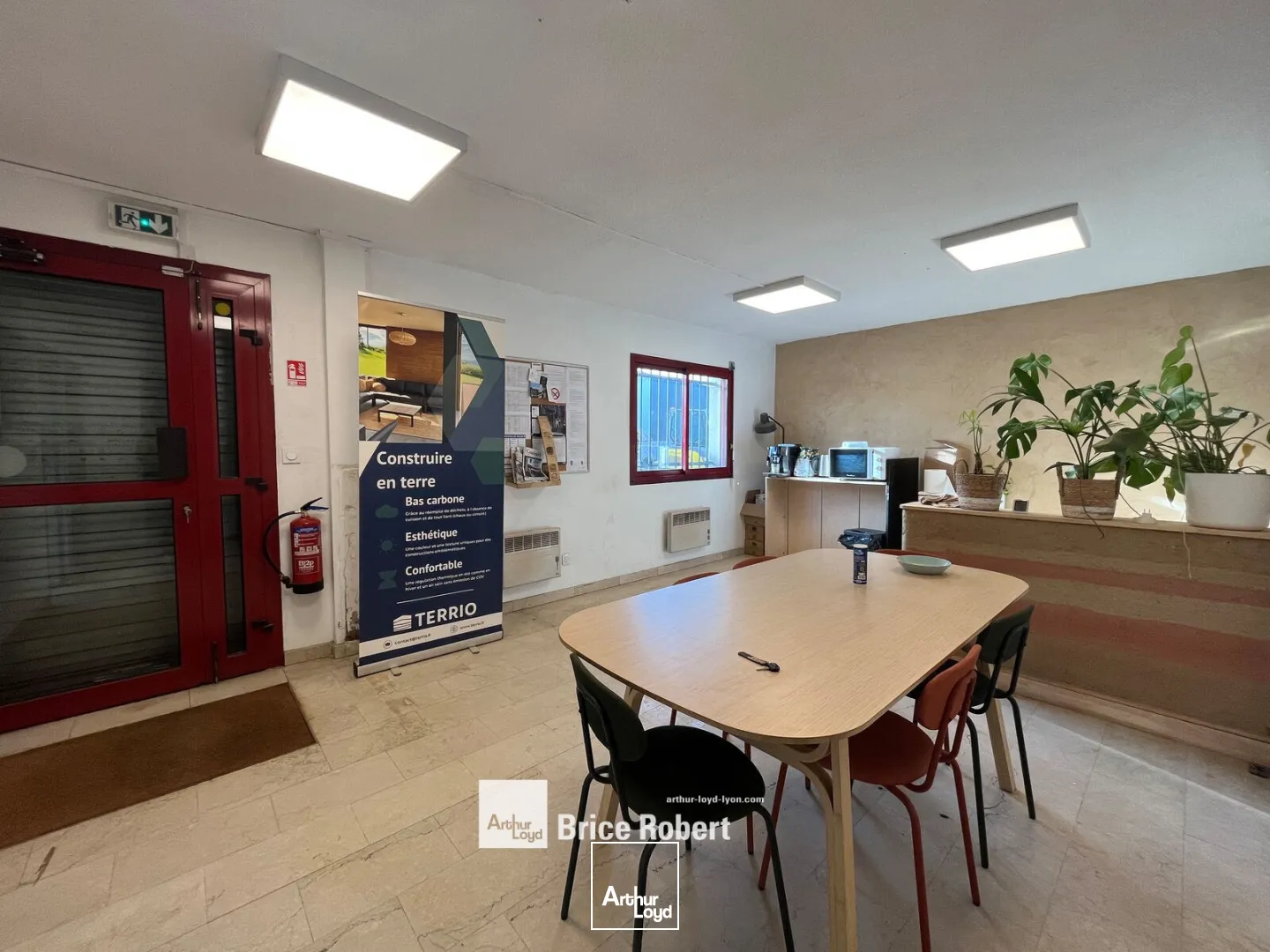 Locaux d'activité & Entrepôts - Location - SAINT PRIEST - 69800 - 360-910 - 7896060