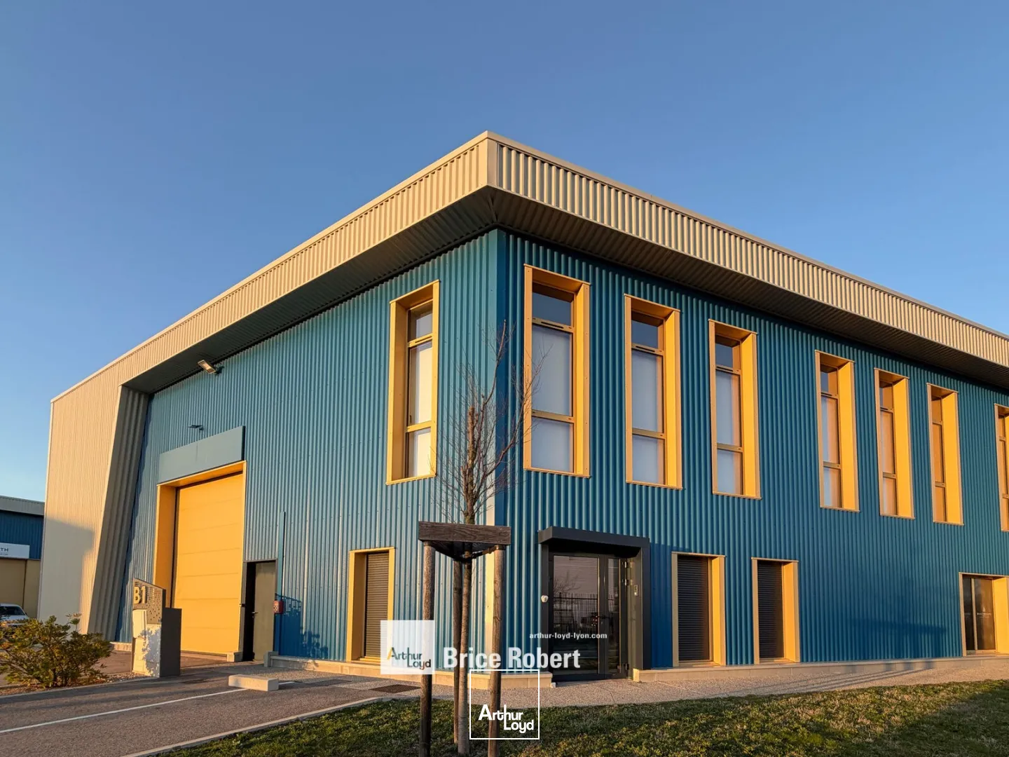 Locaux d'activité & Entrepôts - Vente - SAINT BONNET DE MURE - 69720 - 407-407 - 7896091