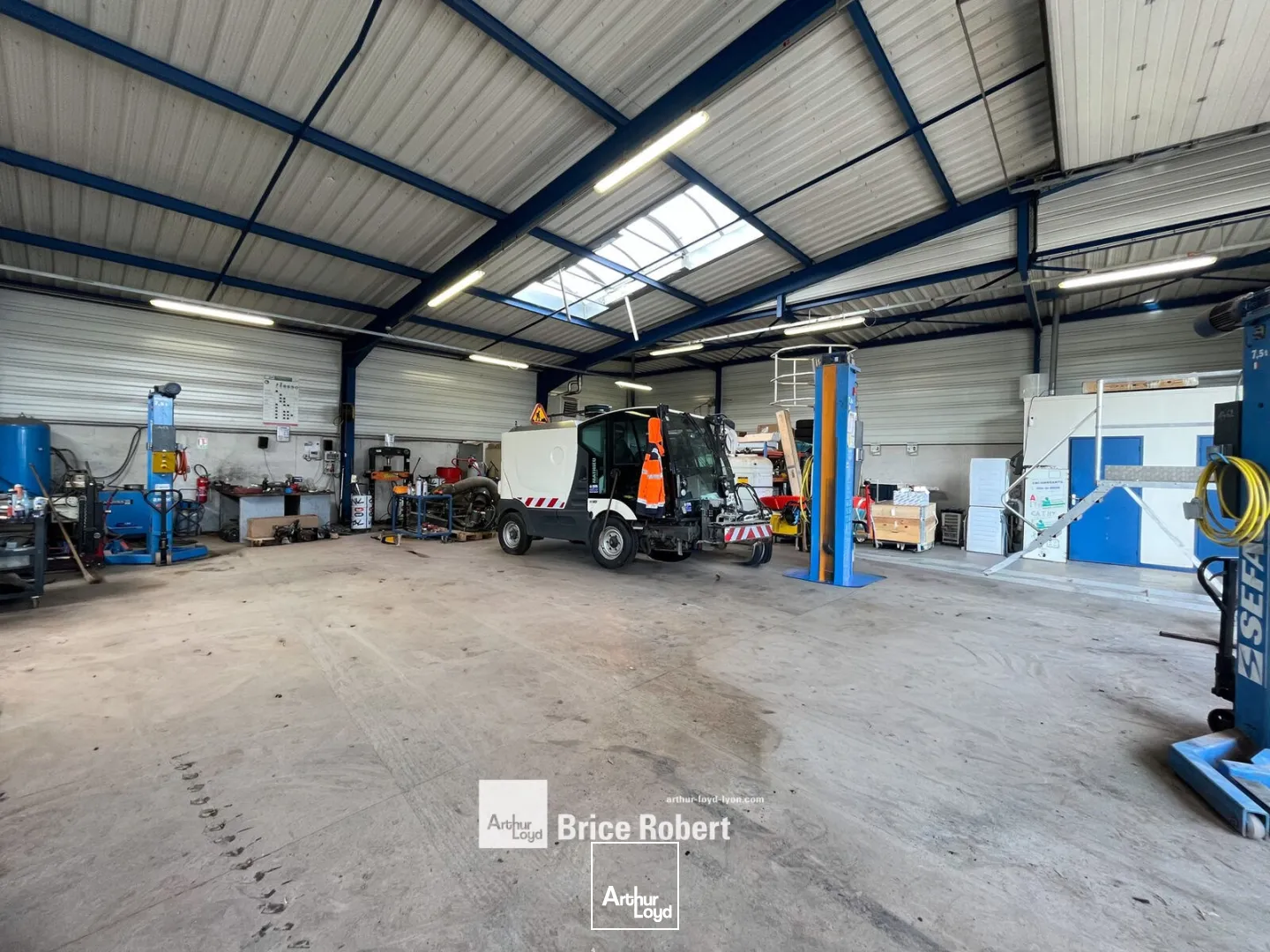 Locaux d'activité & Entrepôts - Location - VILLEURBANNE - 69100 - 460-460 - 7896117