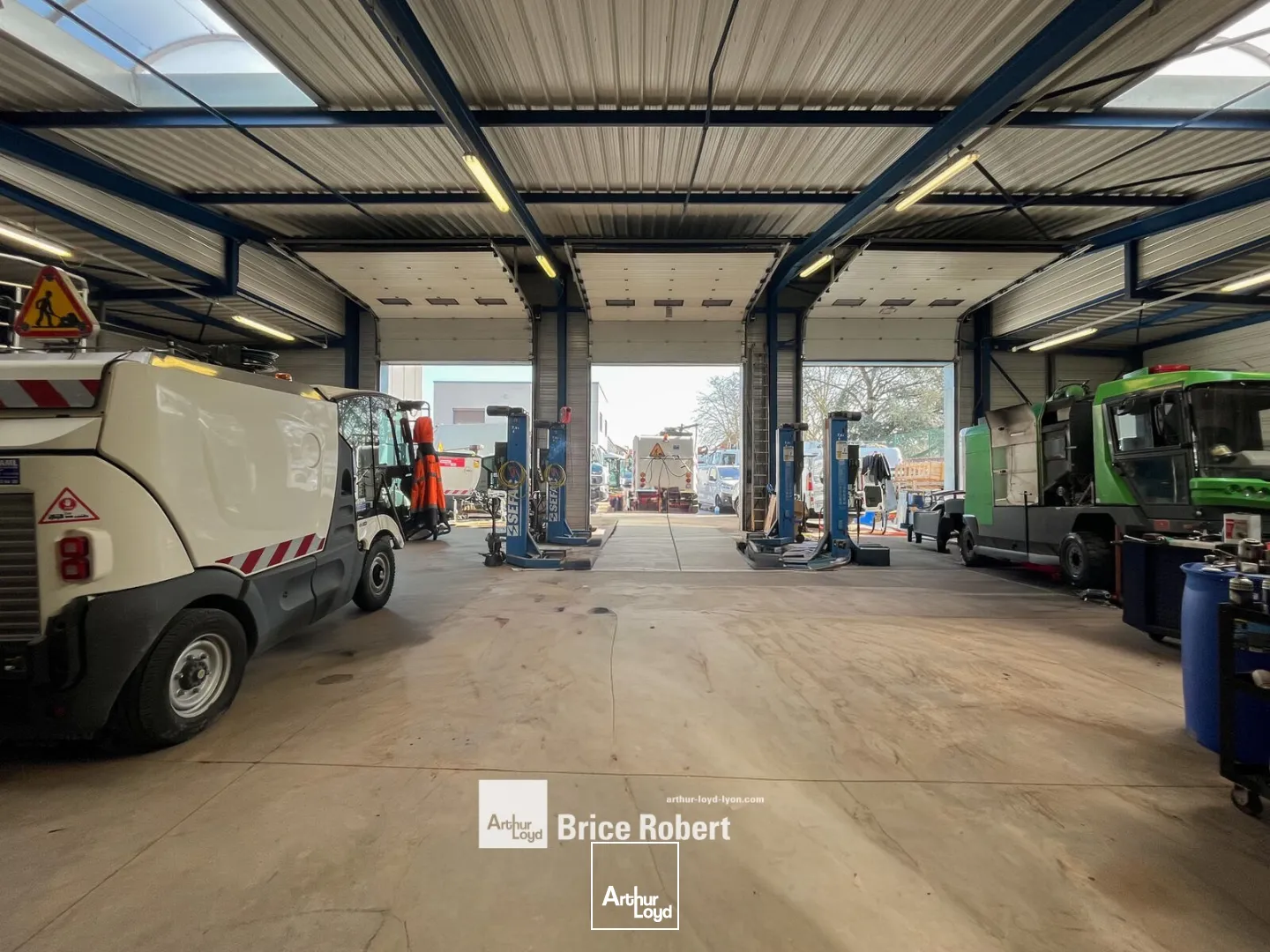 Locaux d'activité & Entrepôts - Location - VILLEURBANNE - 69100 - 460-460 - 7896118