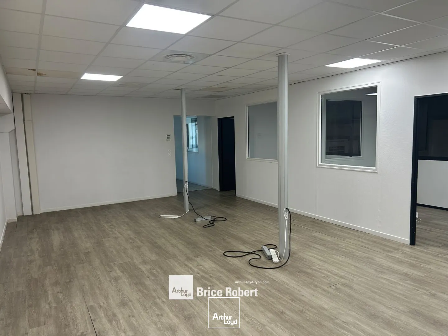 Locaux d'activité & Entrepôts - Location - MEYZIEU - 69330 - 922-922 - 7896134
