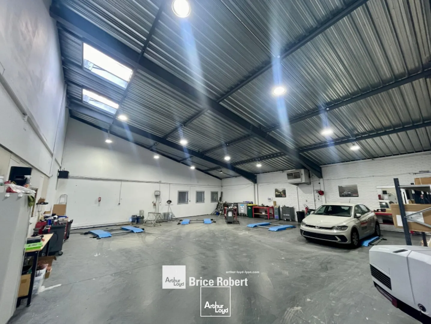 Locaux d'activité & Entrepôts - Location - DARDILLY - 69570 - 268-856 - 7896171
