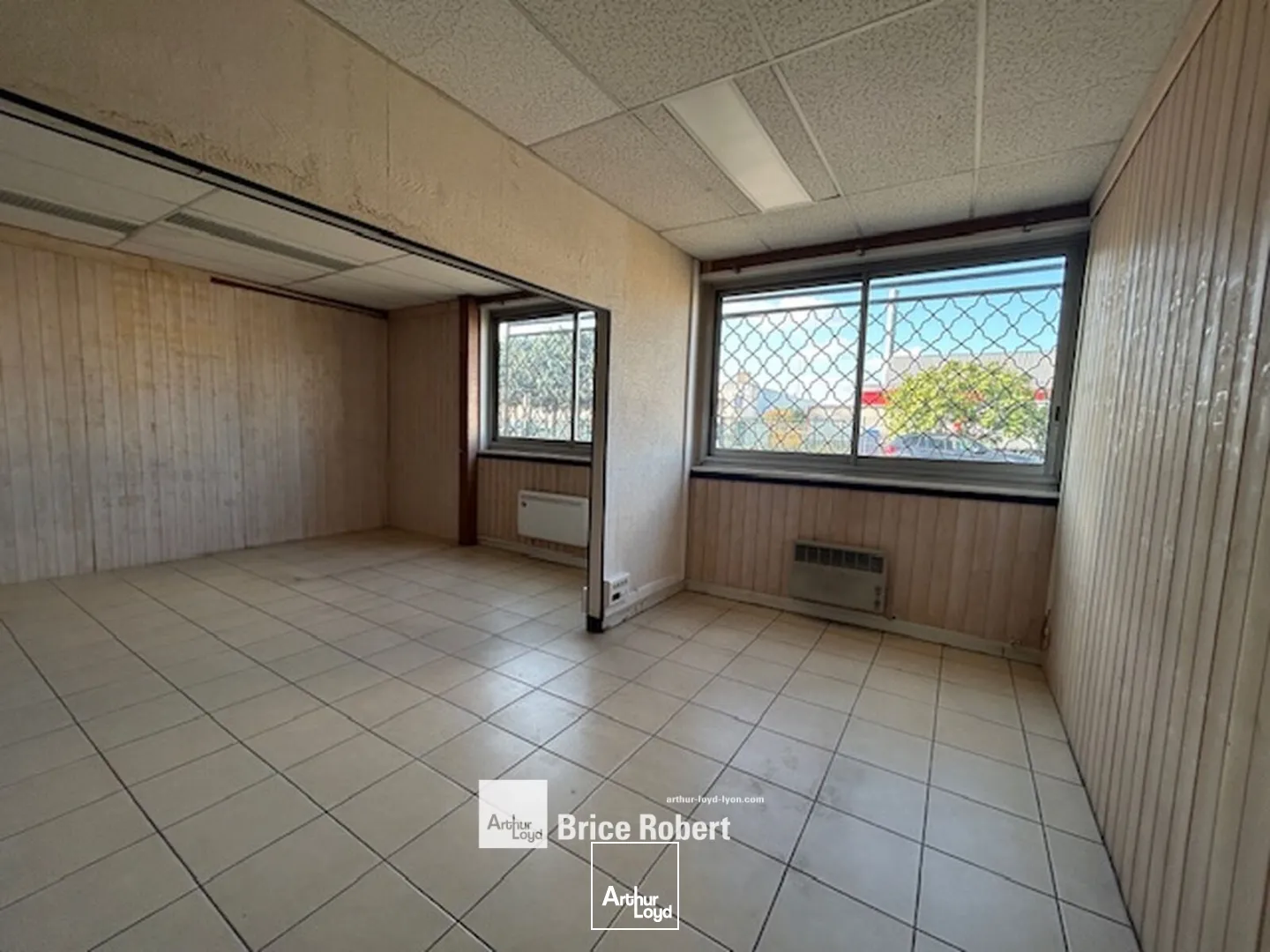 Locaux d'activité & Entrepôts - Vente - VAULX EN VELIN - 69120 - 2200-2200 - 7896235