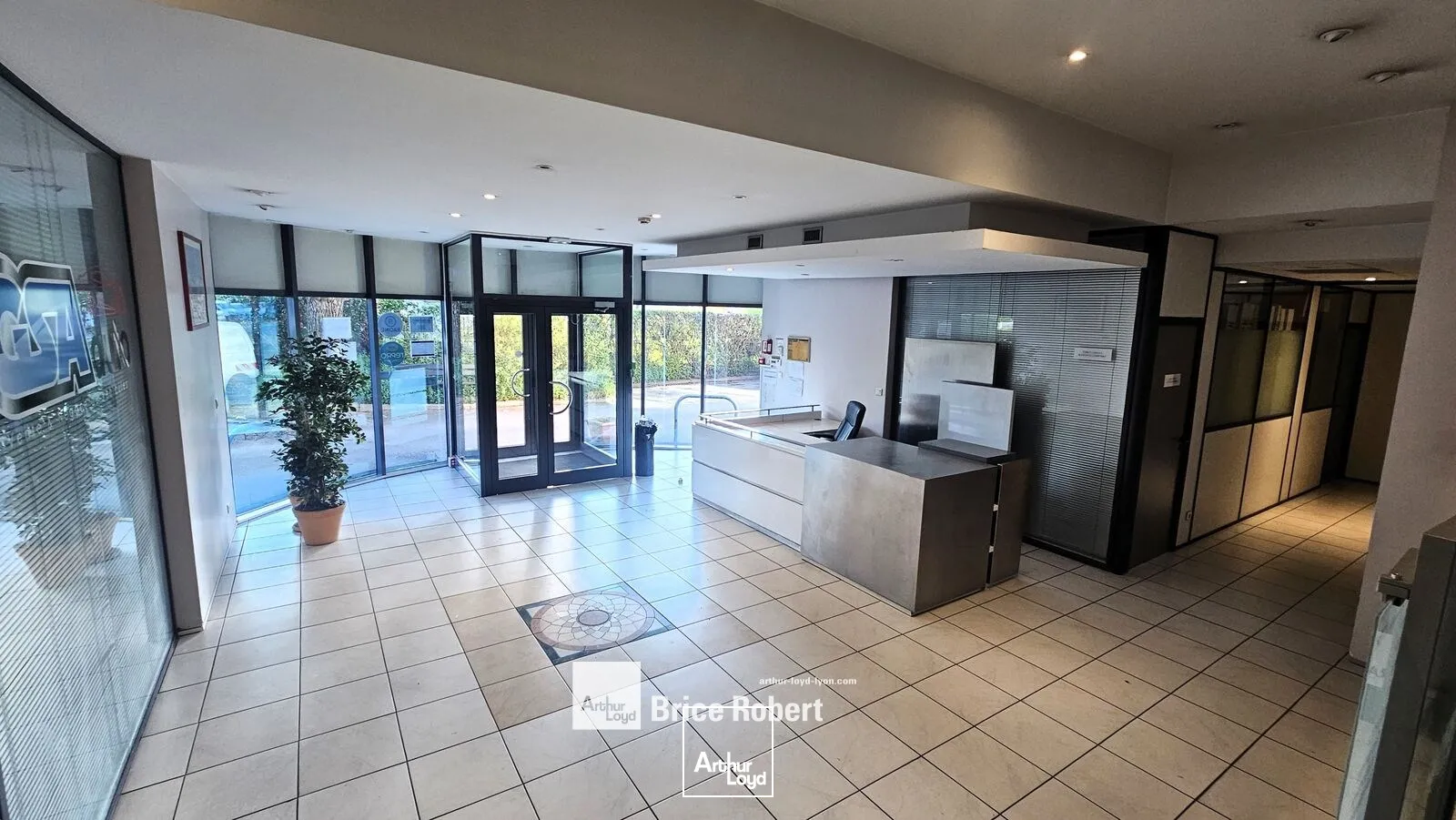 Bureaux - Location - VAULX EN VELIN - 69120 - 140-140 - 7896353