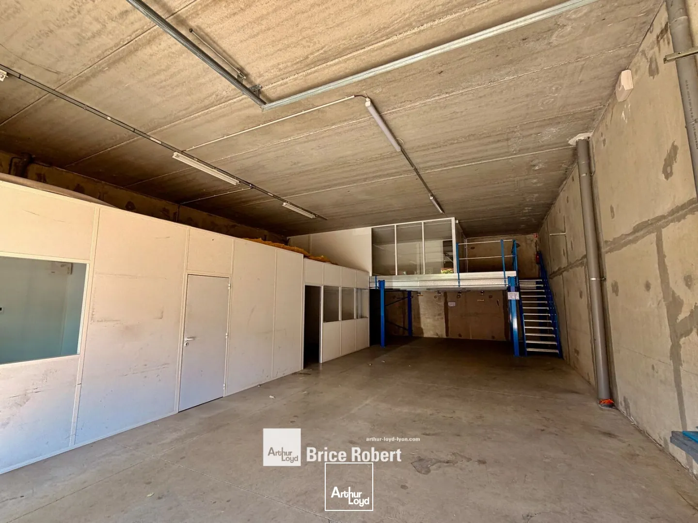 Locaux d'activité & Entrepôts - Vente - BRIGNAIS - 69530 - 156.47-156.47 - 7896502