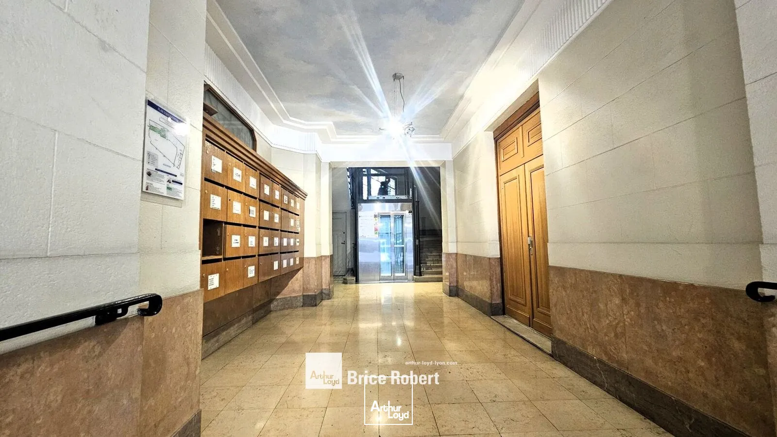 Bureaux - Location - LYON - 69006 - 200-492 - 7896509
