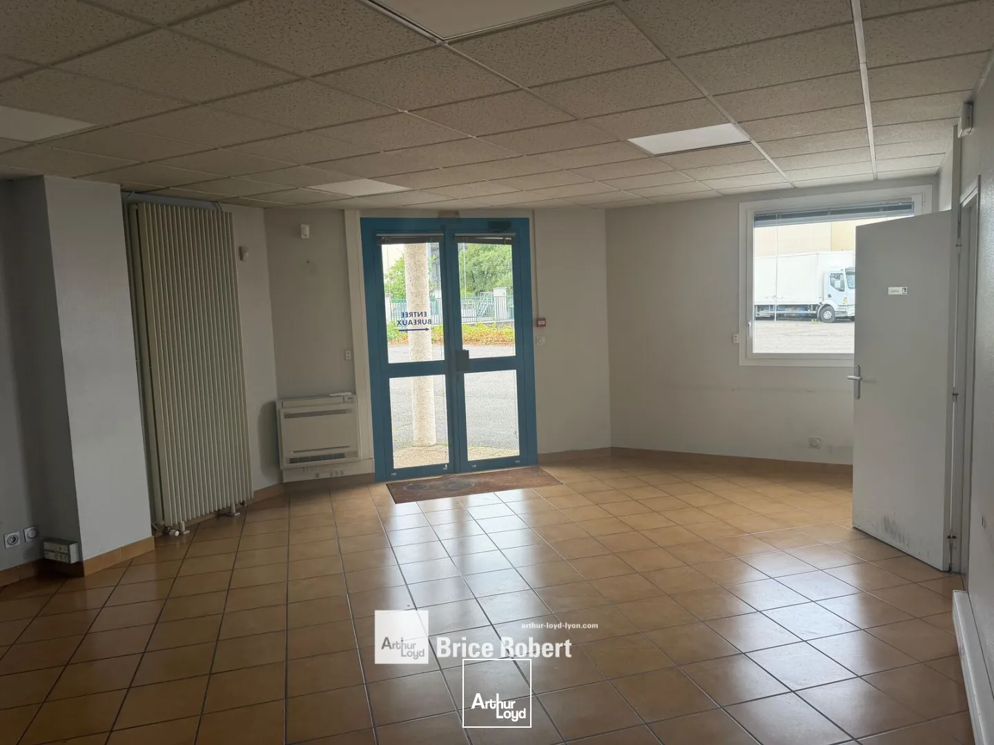Locaux d'activité & Entrepôts - Location - CHASSIEU - 69680 - 1290-1290 - 7896677