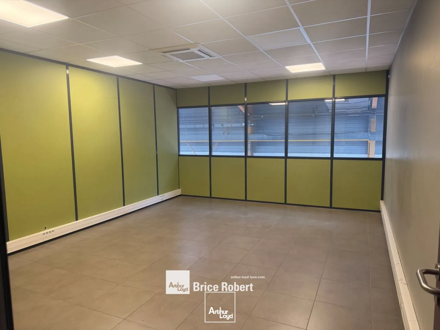Locaux d'activité & Entrepôts - Location - VENISSIEUX - 69200 - 1475-1475 - 7896690