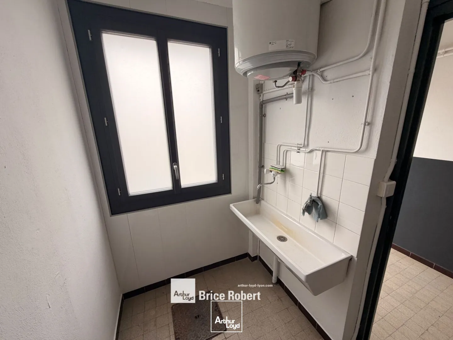 Locaux d'activité & Entrepôts - Location - CHASSIEU - 69680 - 380-380 - 7896681