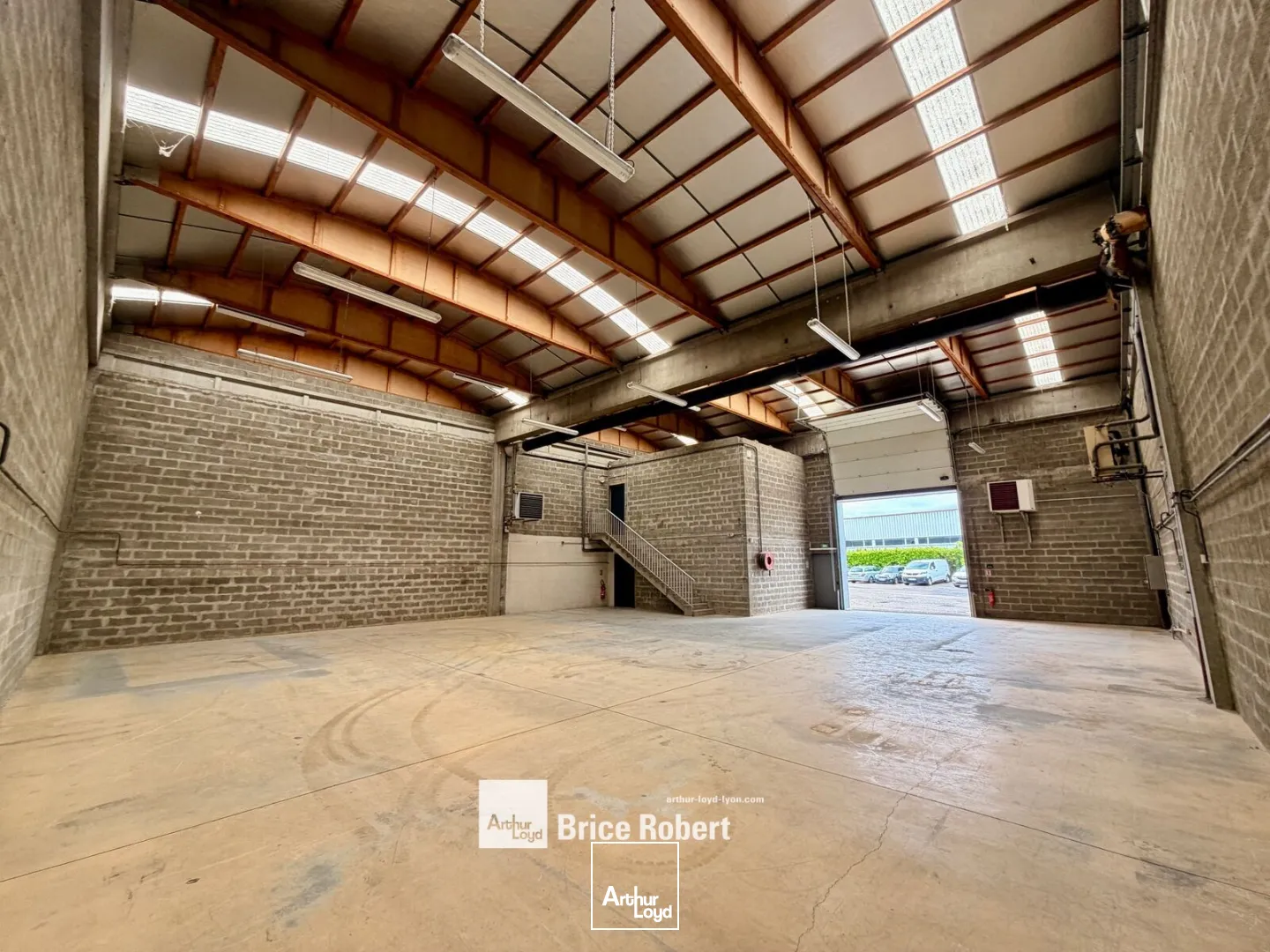 Locaux d'activité & Entrepôts - Location - CHASSIEU - 69680 - 380-380 - 7896684
