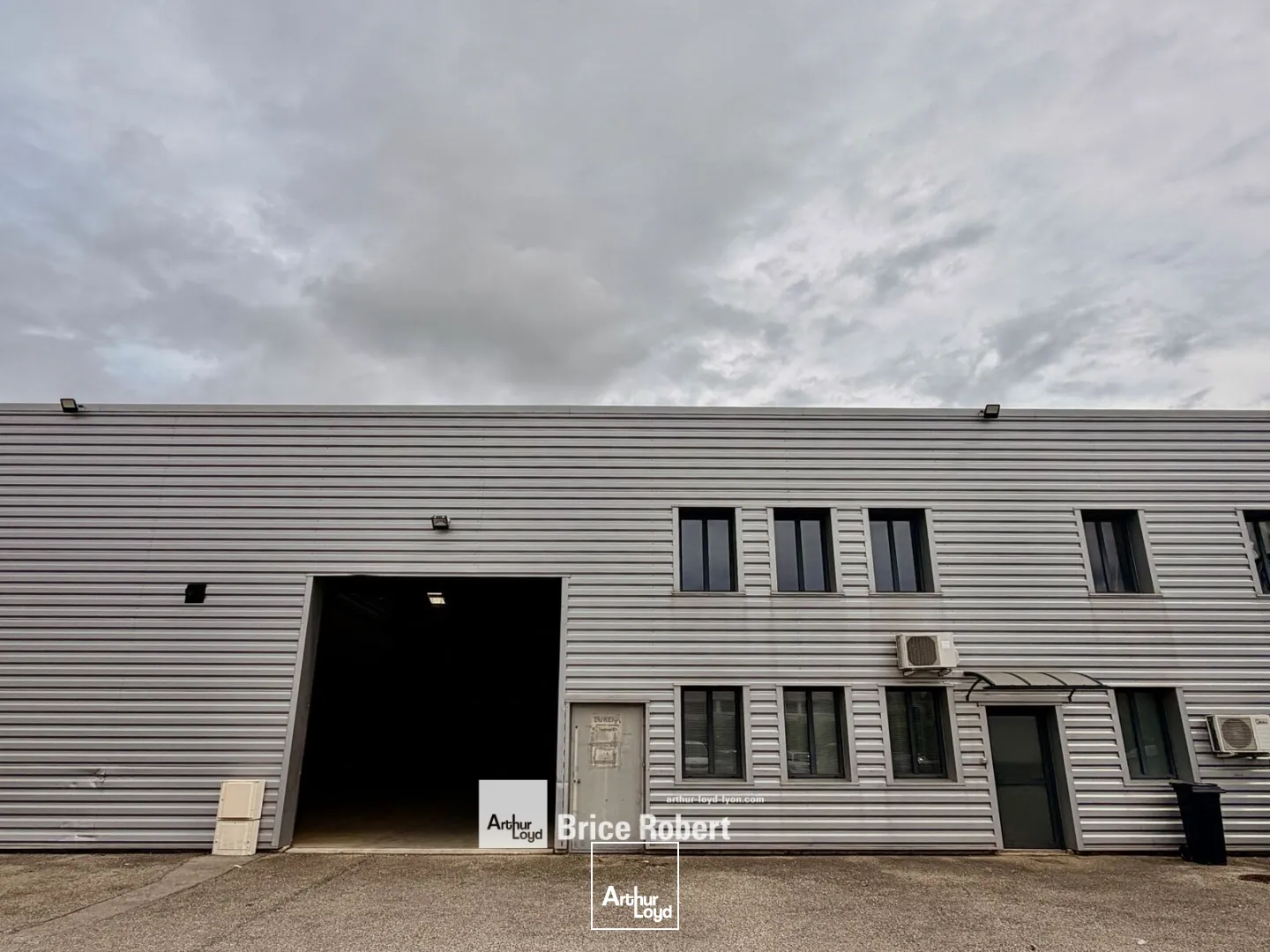Locaux d'activité & Entrepôts - Location - CHASSIEU - 69680 - 380-380 - 7896680
