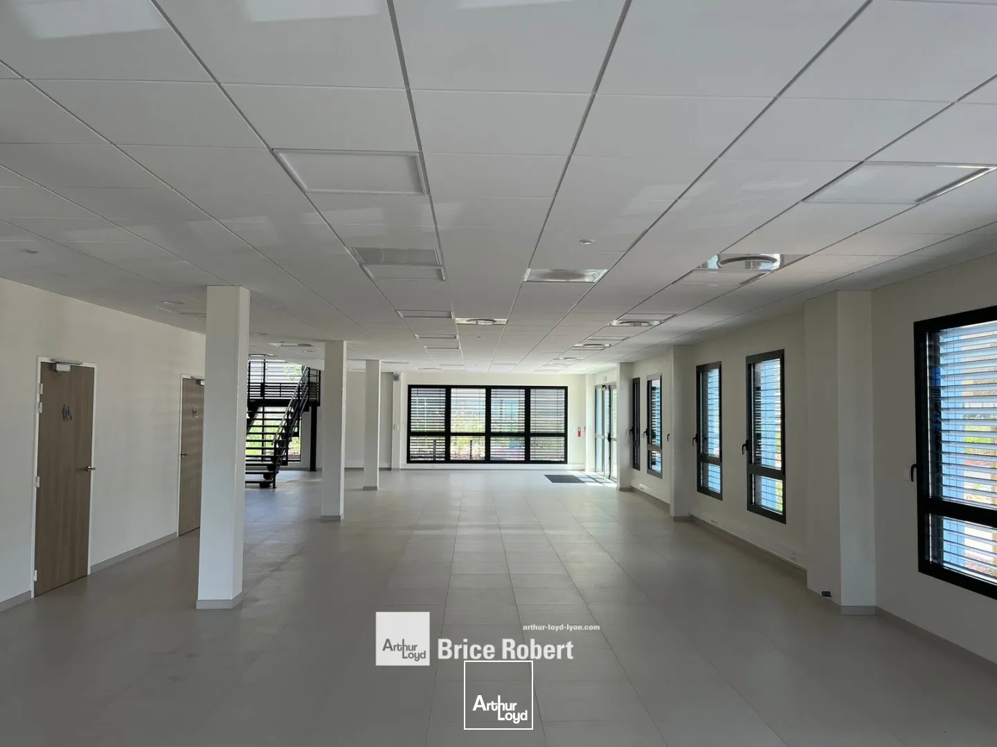 Locaux d'activité & Entrepôts - Location - MIONS - 69780 - 3679.81-3679.81 - 7896703