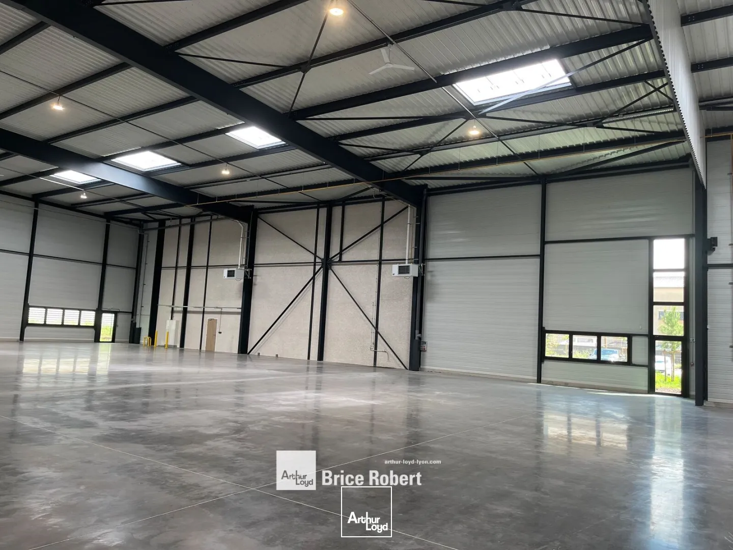 Locaux d'activité & Entrepôts - Location - MIONS - 69780 - 3679.81-3679.81 - 7896706