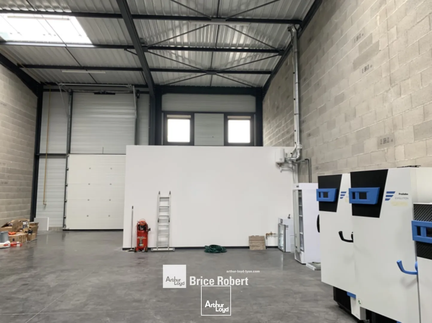 Locaux d'activité & Entrepôts - Location - MEYZIEU - 69330 - 203.1-203.1 - 7897713
