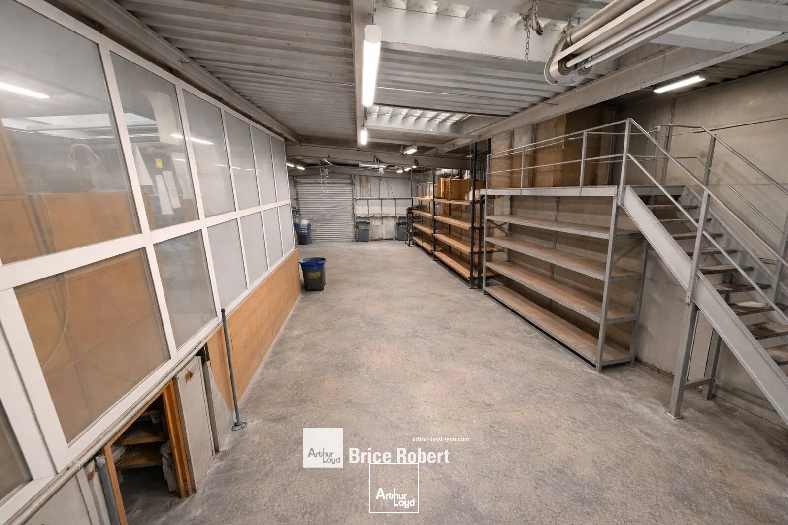 Locaux d'activité & Entrepôts - Vente - SAINT PRIEST - 69800 - 160-160 - 7897732