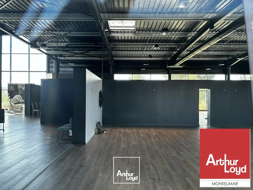 Locaux commerciaux - Location - SAINT PAUL TROIS CHATEAUX - 26130 - 250-560 - 7897848