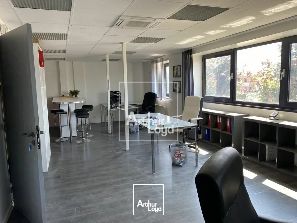 Locaux d'activité & Entrepôts - Vente - MOISSY-CRAMAYEL - 77550 - 300-300 - 7897970