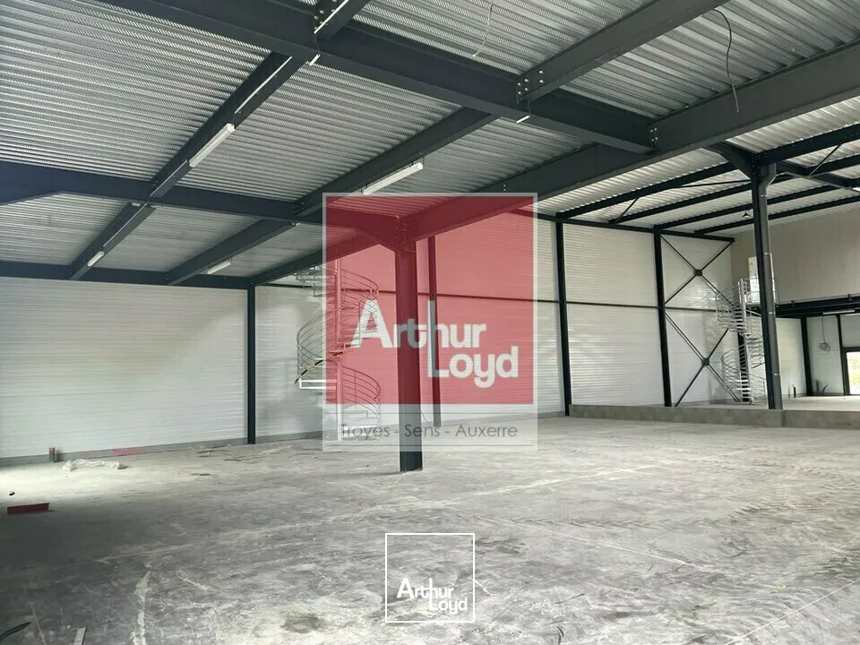 Locaux d'activité & Entrepôts - Location - AUXERRE - 89000 - 342-2091 - 7898035