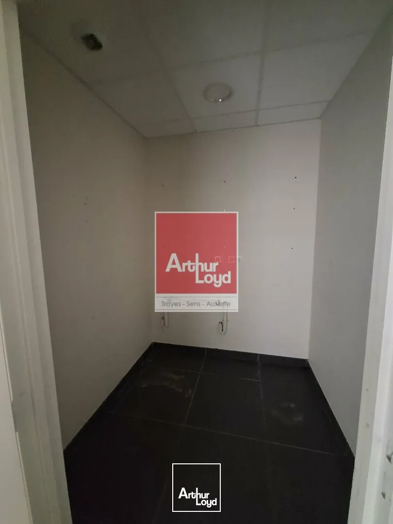 Locaux commerciaux - Location - SENS - 89100 - 199-199 - 7898044