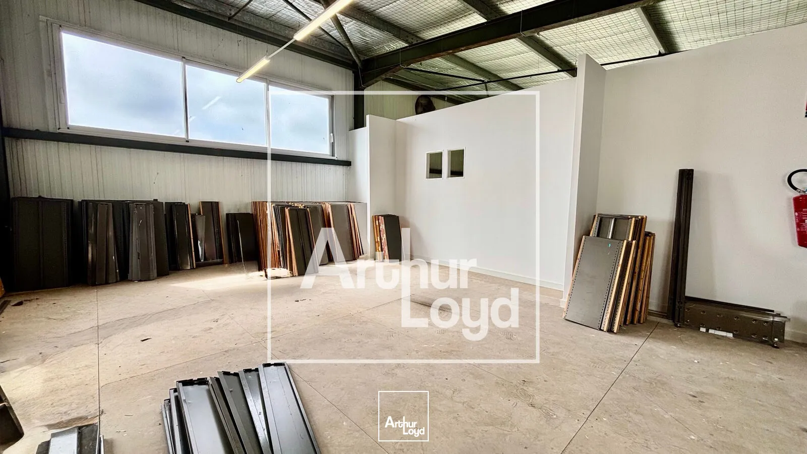 Locaux commerciaux - Location - MAUGUIO - 34130 - 235-235 - 7898144