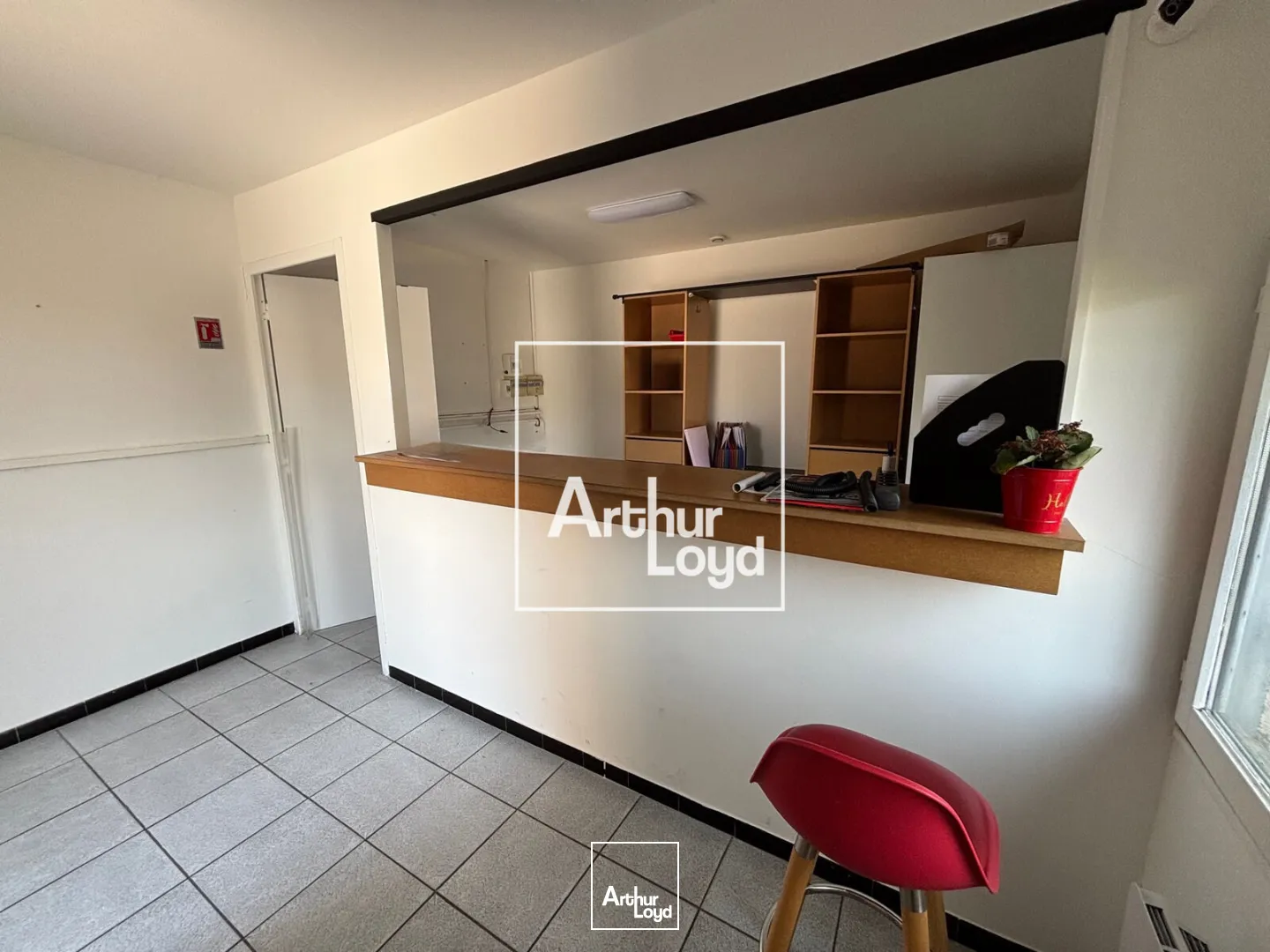 Locaux d'activité & Entrepôts - Location - TEYRAN - 34820 - 657-657 - 7898162