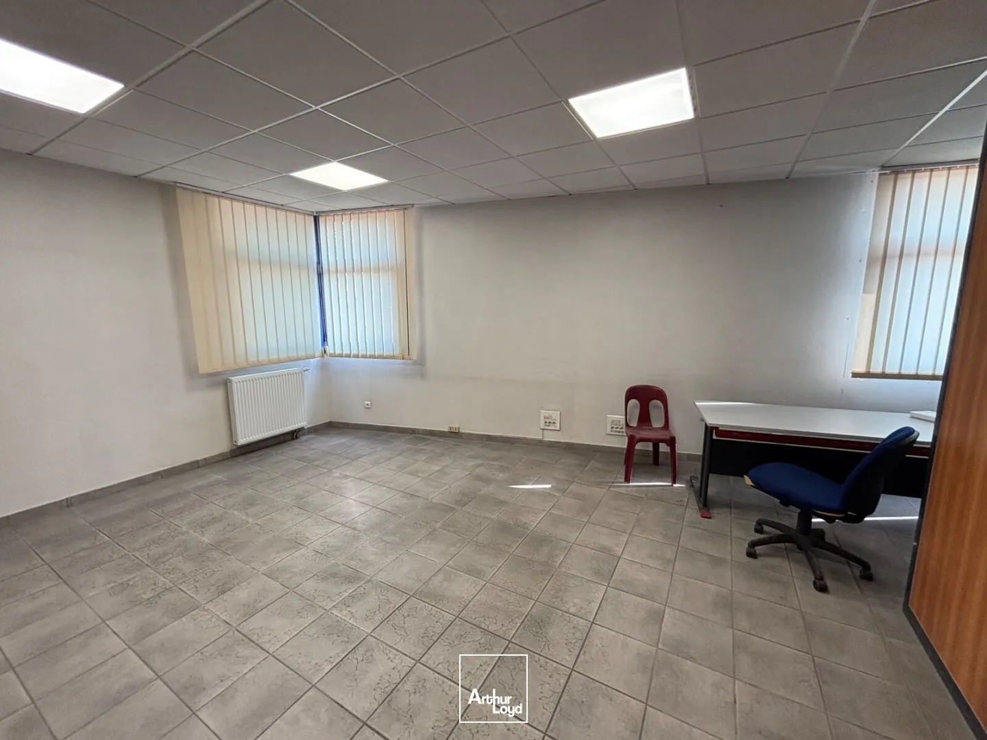 Locaux d'activité & Entrepôts - Location - LA VAUPALIERE - 76150 - 600-600 - 7898315