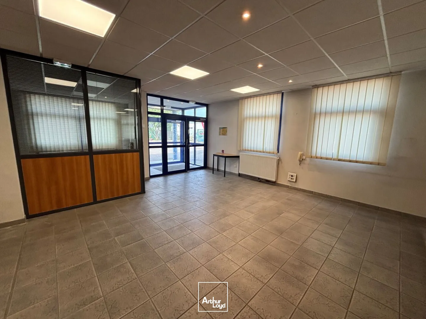 Locaux d'activité & Entrepôts - Location - LA VAUPALIERE - 76150 - 600-600 - 7898317