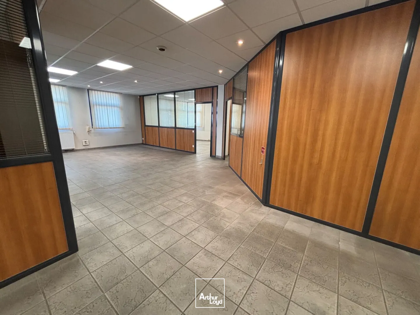 Locaux d'activité & Entrepôts - Location - LA VAUPALIERE - 76150 - 600-600 - 7898319