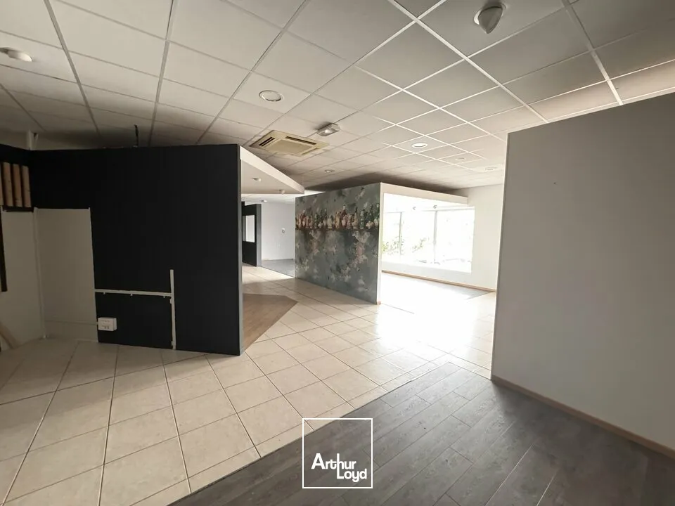 Locaux commerciaux - Location - CHAMPNIERS - 16430 - 470-470 - 7898414