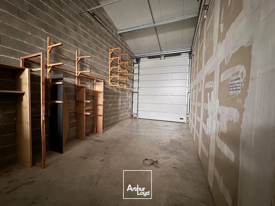 Locaux commerciaux - Location - CHAMPNIERS - 16430 - 470-470 - 7898416