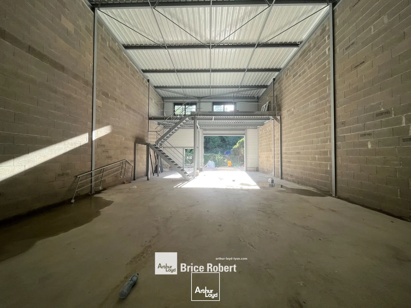 Locaux d'activité & Entrepôts - Location - CHAPONOST - 69630 - 210-210 - 7898666