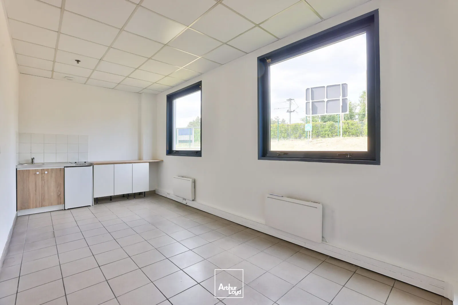 Locaux d'activité & Entrepôts - Location - GARGENVILLE - 78440 - 3900-3900 - 7898785