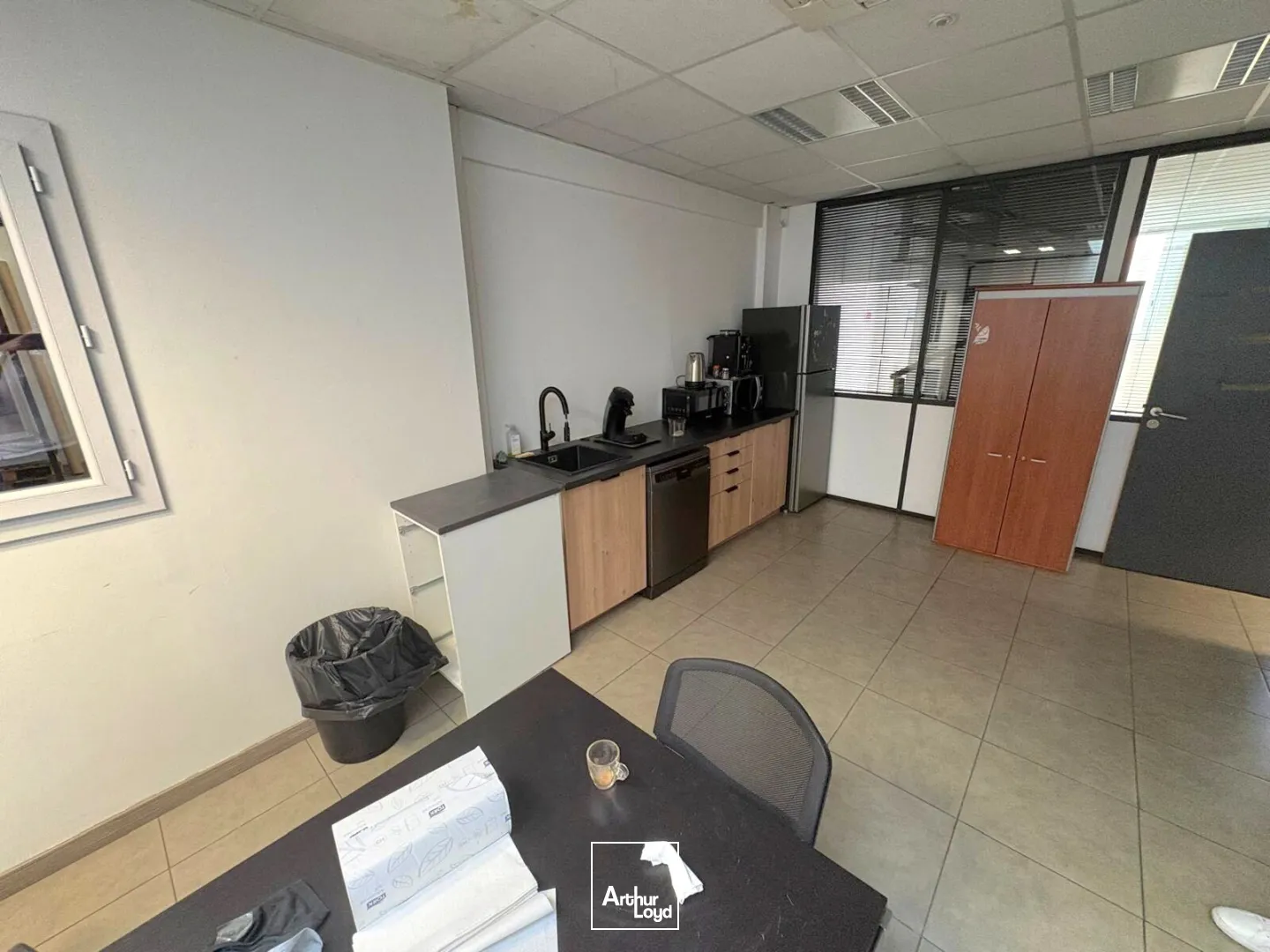 Locaux d'activité & Entrepôts - Location - MARSEILLE - 13015 - 1100-1100 - 7898853