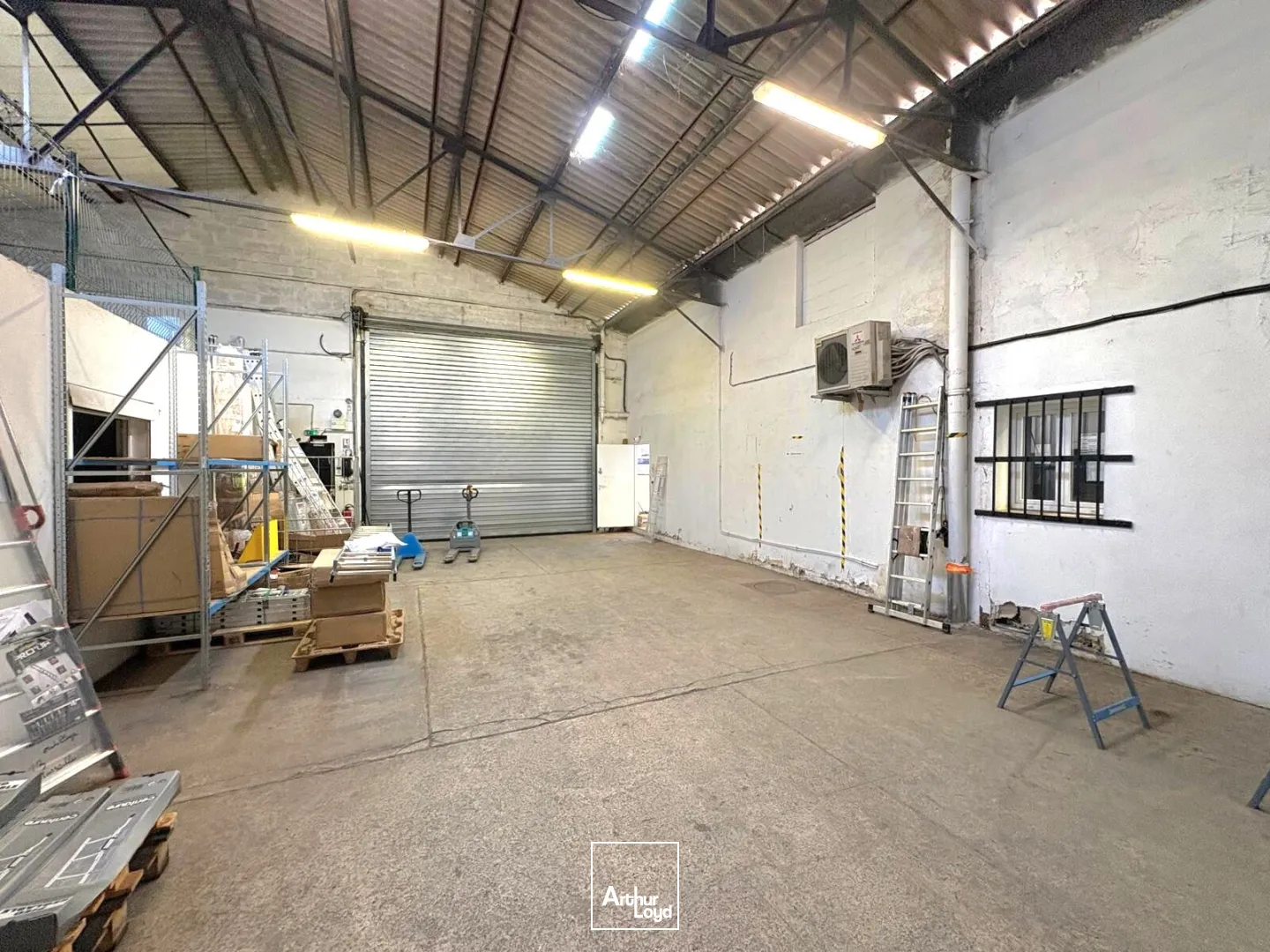 Locaux d'activité & Entrepôts - Location - MARSEILLE - 13015 - 1100-1100 - 7898849