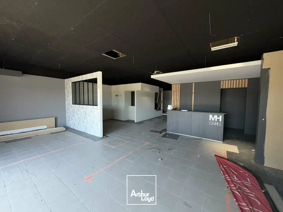 Locaux commerciaux - Location - POITIERS - 86000 - 235-235 - 7898980