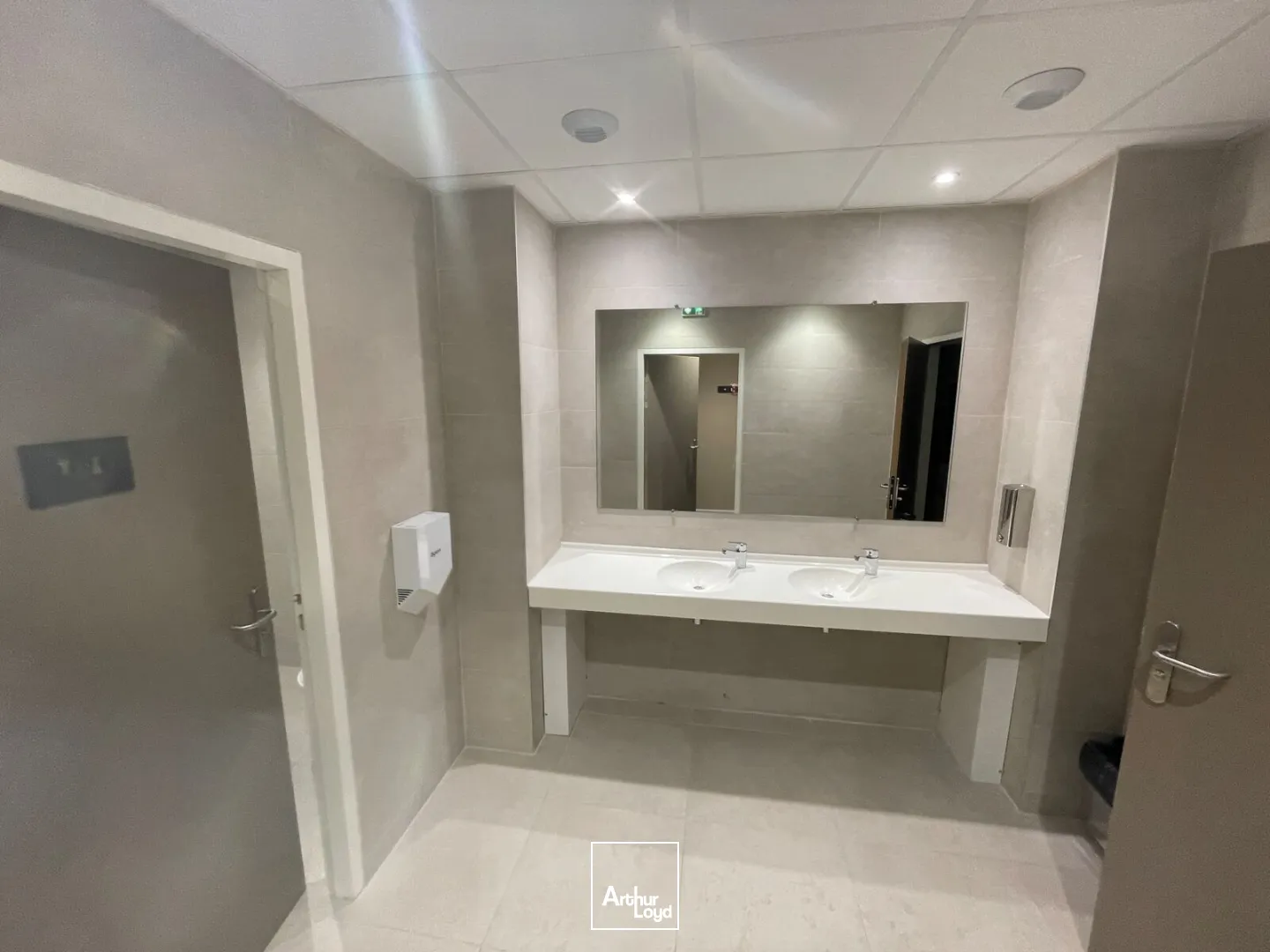 Bureaux - Vente - MONTREDON DES CORBIERES - 11100 - 790.5-790.5 - 7899313