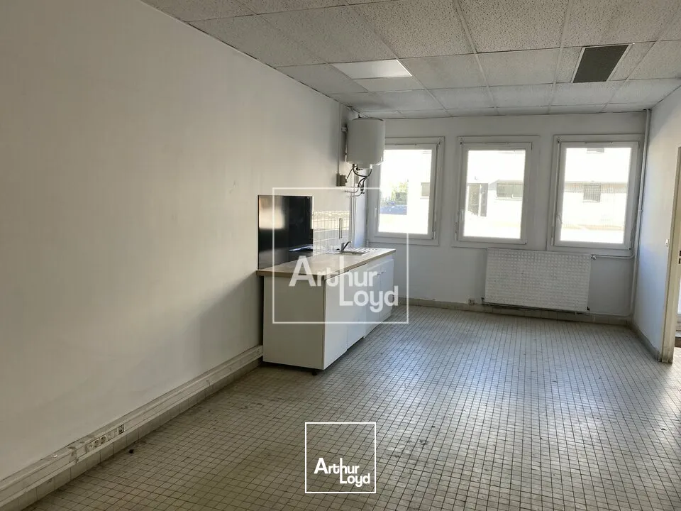 Locaux d'activité & Entrepôts - Location - MOISSY CRAMAYEL - 77550 - 2744-2744 - 7899933