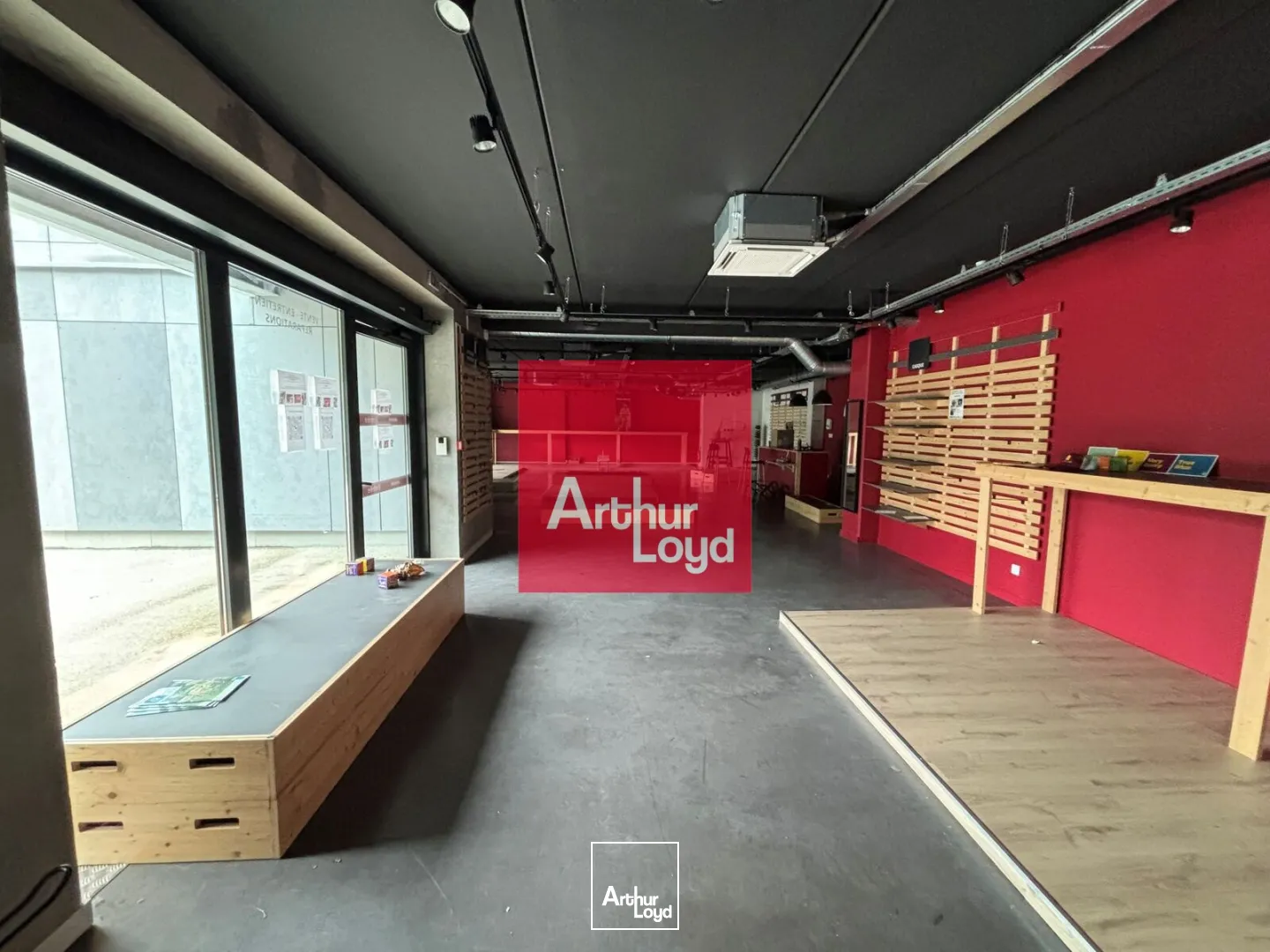 Locaux commerciaux - Location - MEYLAN - 38240 - 149.86-311.33 - 7900368