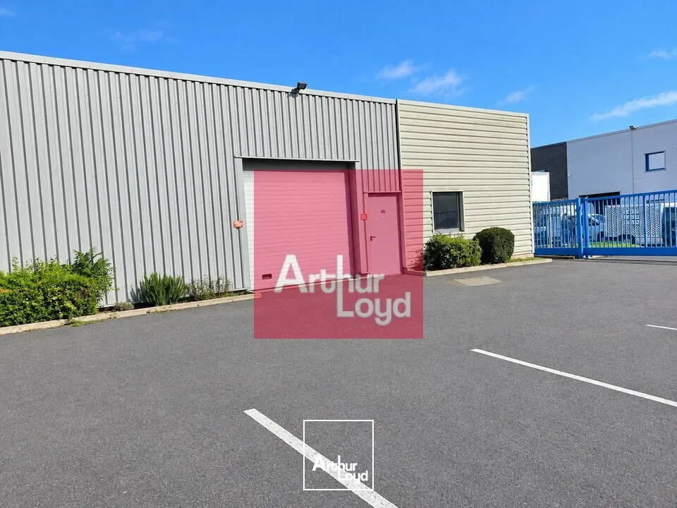 Locaux d'activité & Entrepôts - Location - CLERMONT FERRAND - 63100 - 230-230 - 7900991