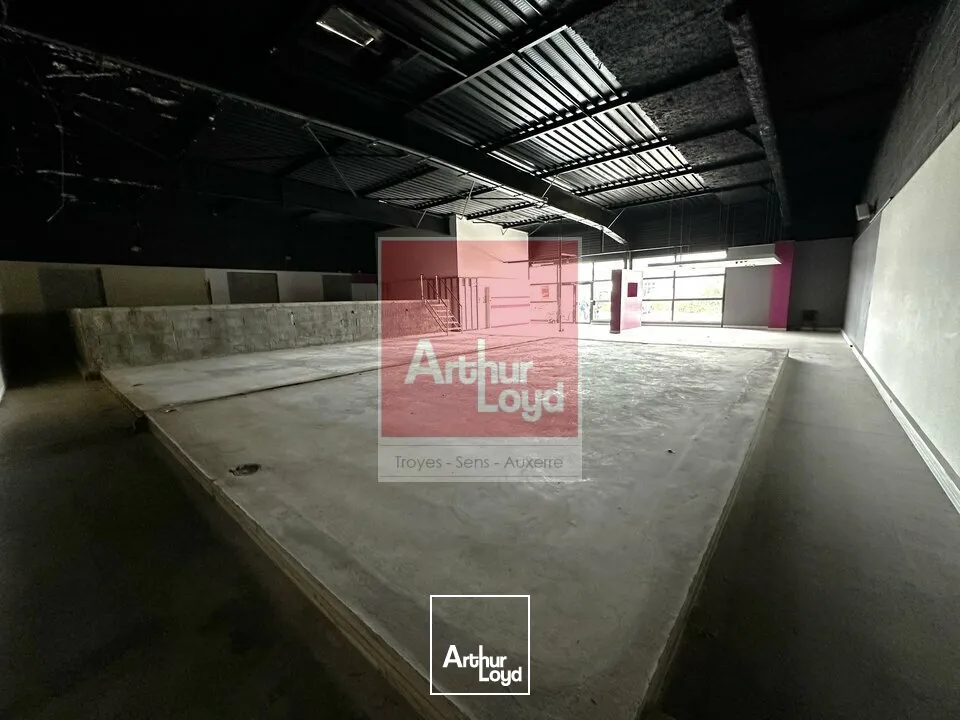 Locaux commerciaux - Vente - VILLECHETIF - 10410 - 1100-1100 - 7901233
