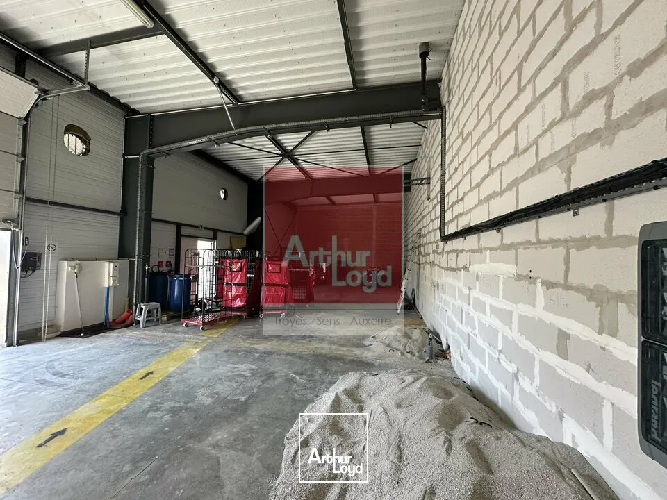 Locaux commerciaux - Vente - VILLECHETIF - 10410 - 1100-1100 - 7901235