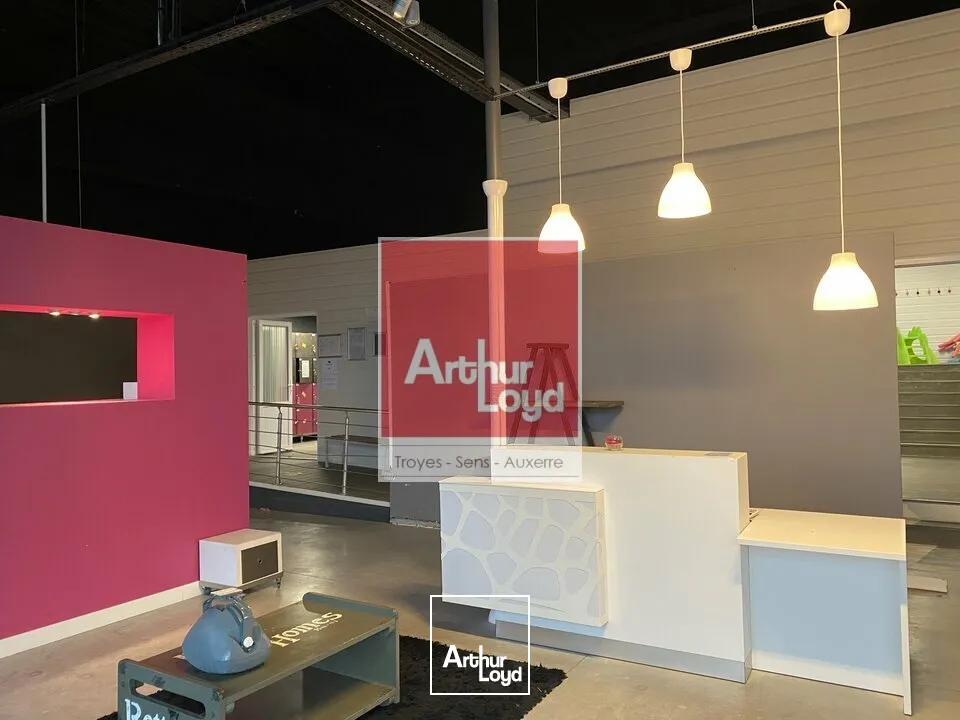 Locaux commerciaux - Vente - VILLECHETIF - 10410 - 1100-1100 - 7901236