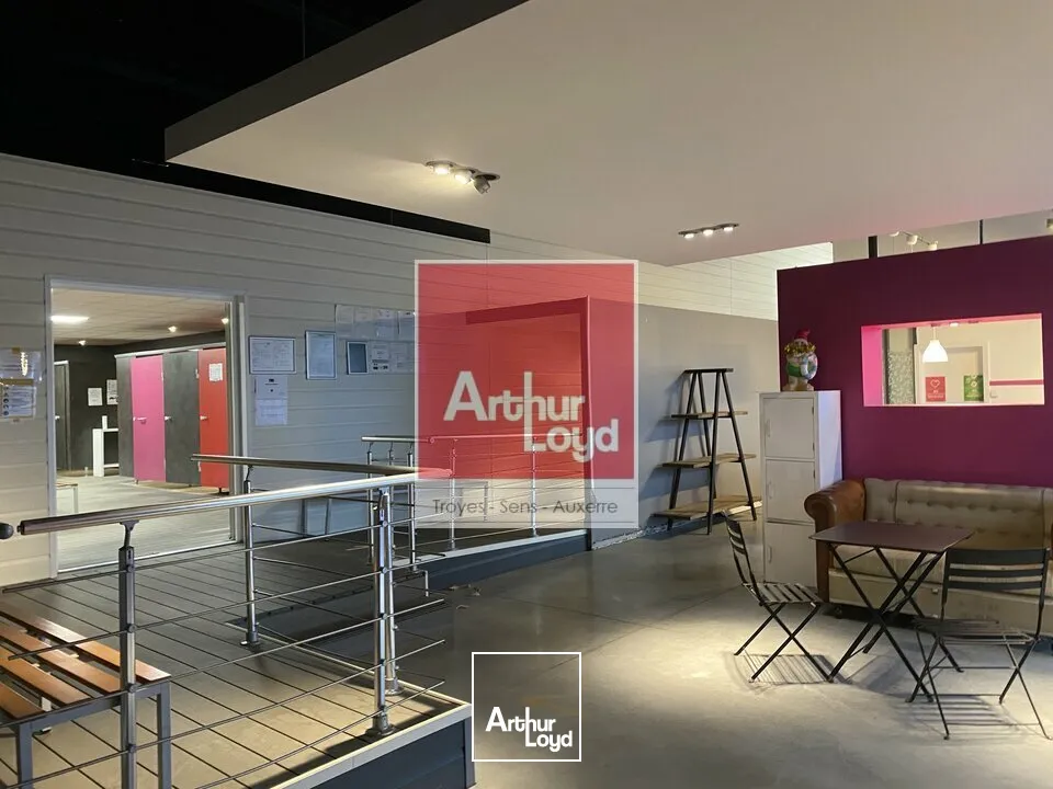 Locaux commerciaux - Vente - VILLECHETIF - 10410 - 1100-1100 - 7901237