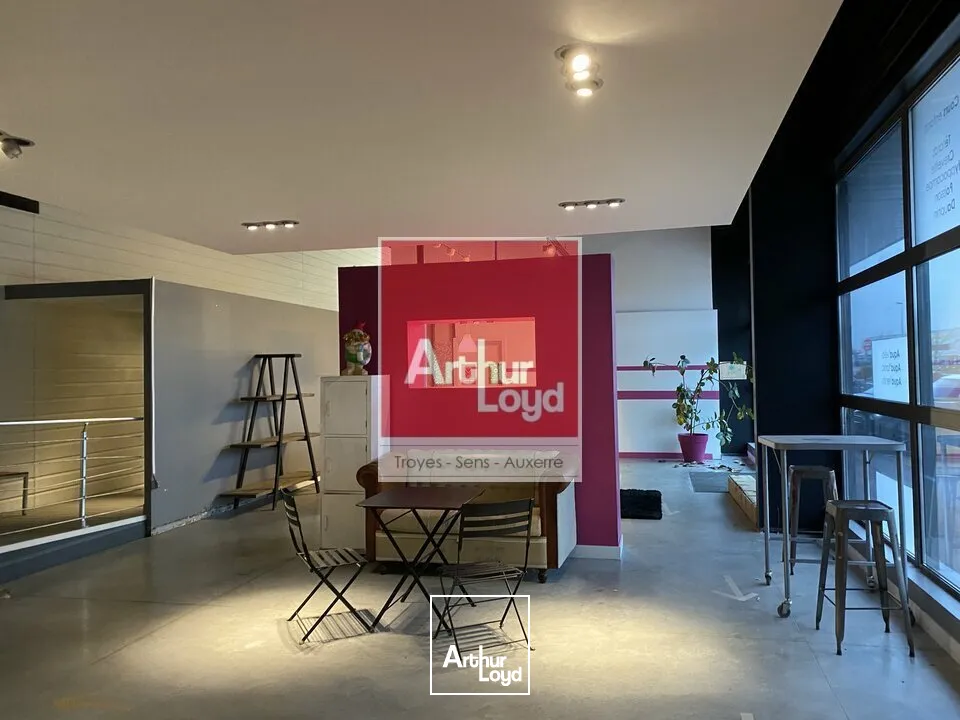Locaux commerciaux - Vente - VILLECHETIF - 10410 - 1100-1100 - 7901238