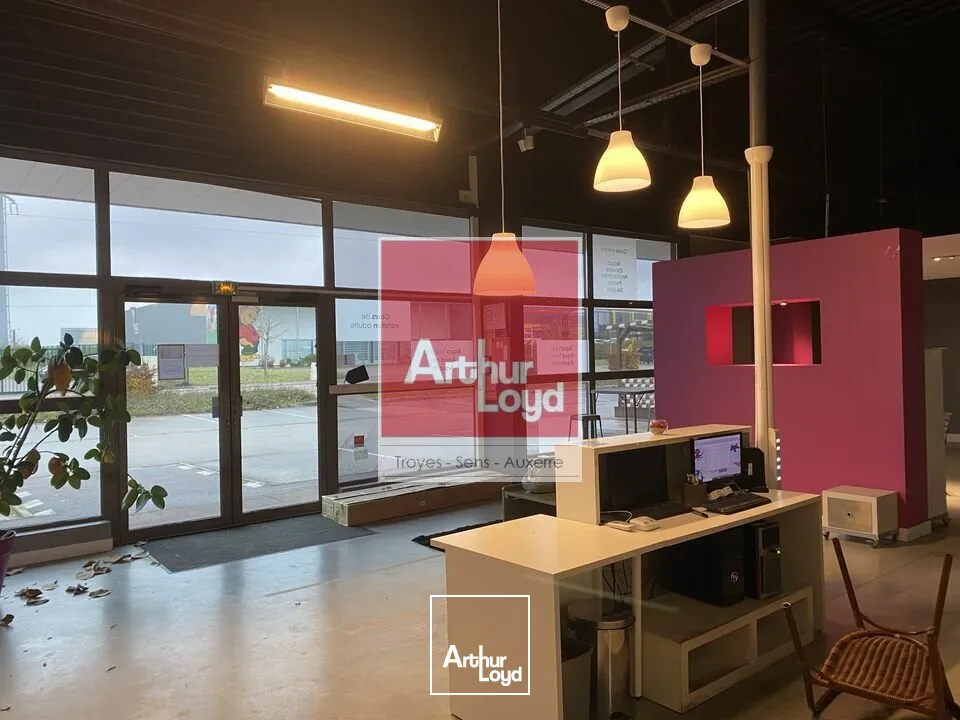 Locaux commerciaux - Vente - VILLECHETIF - 10410 - 1100-1100 - 7901239