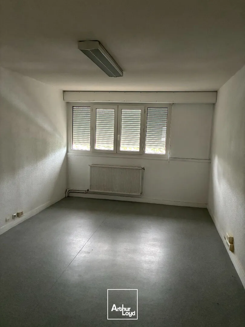 Local commercial 160 m² · à La Rochelle · 160 m² · 875 €/mois