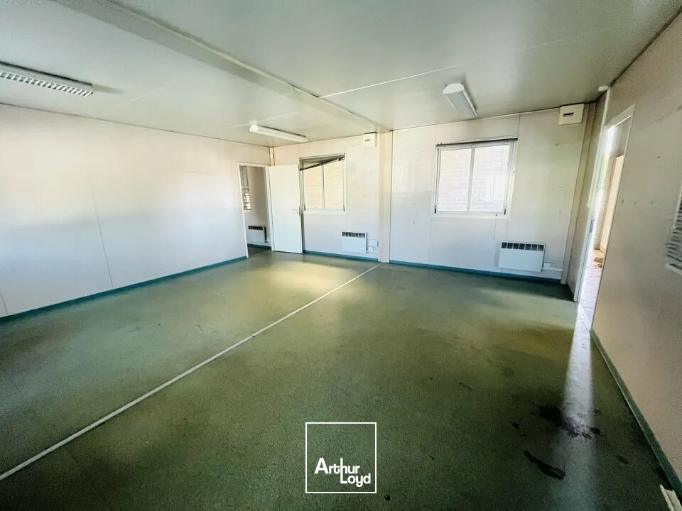 Locaux d'activité & Entrepôts - Location - MONTIVILLIERS - 76290 - 240-240 - 7901966