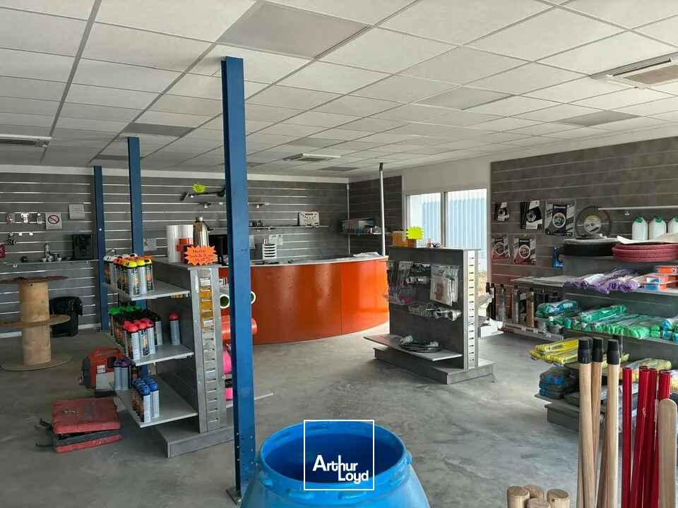 Locaux d'activité & Entrepôts - Vente - LA ROCHE-SUR-YON - 85000 - 550-550 - 7903102