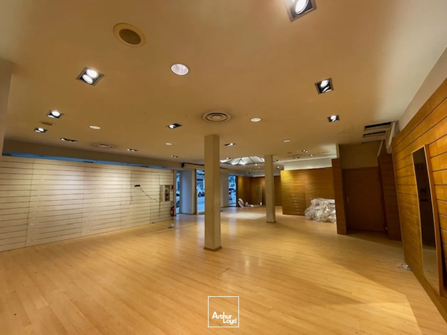 Locaux commerciaux - Location - SOISSONS - 02200 - 163-163 - 7903212